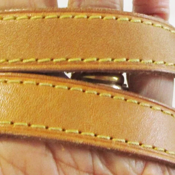 Louis Vuitton Elegant Brown Tote Bag - Picture 10 of 16